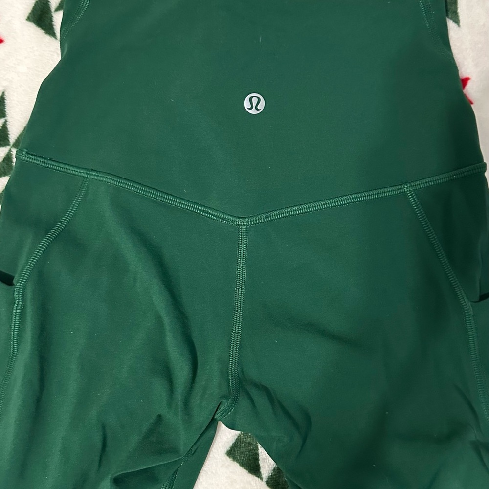 Lululemon leggings 25’ with pockets